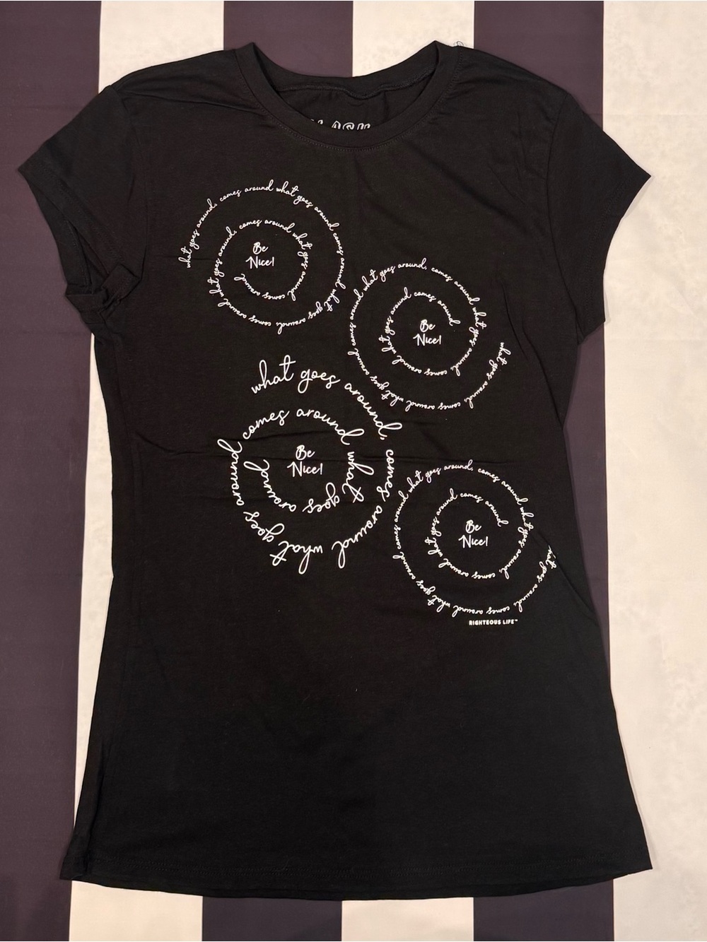 Splash Black Short-Sleeve Graphic Tee with White Script